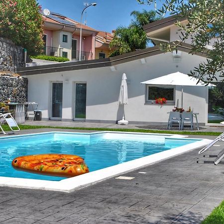 Villa Dedalisa By Holidayngo Ачиреале Екстер'єр фото